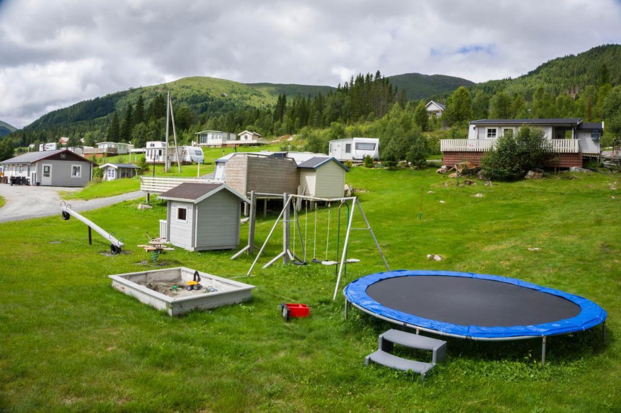Отель Smordal Hytteutleie Og Camping Нурфьордэйд Экстерьер фото